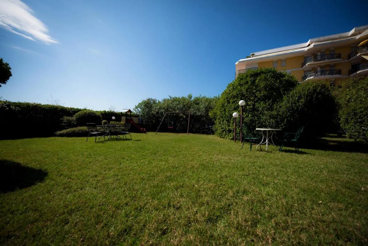 Hotel Janeiro Frontemare Jesolo 3*,